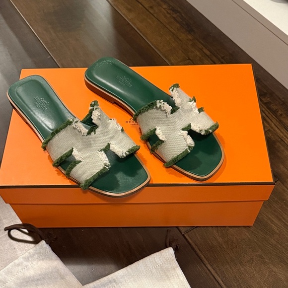 Hermes fringe Oran Sandals size 39.5 Green and White Women's Sandals - Picture 1 of 11